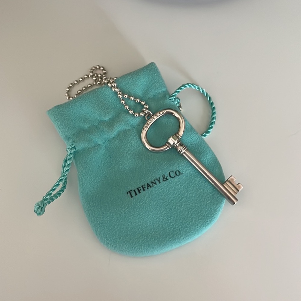 Long necklace tiffany & co key